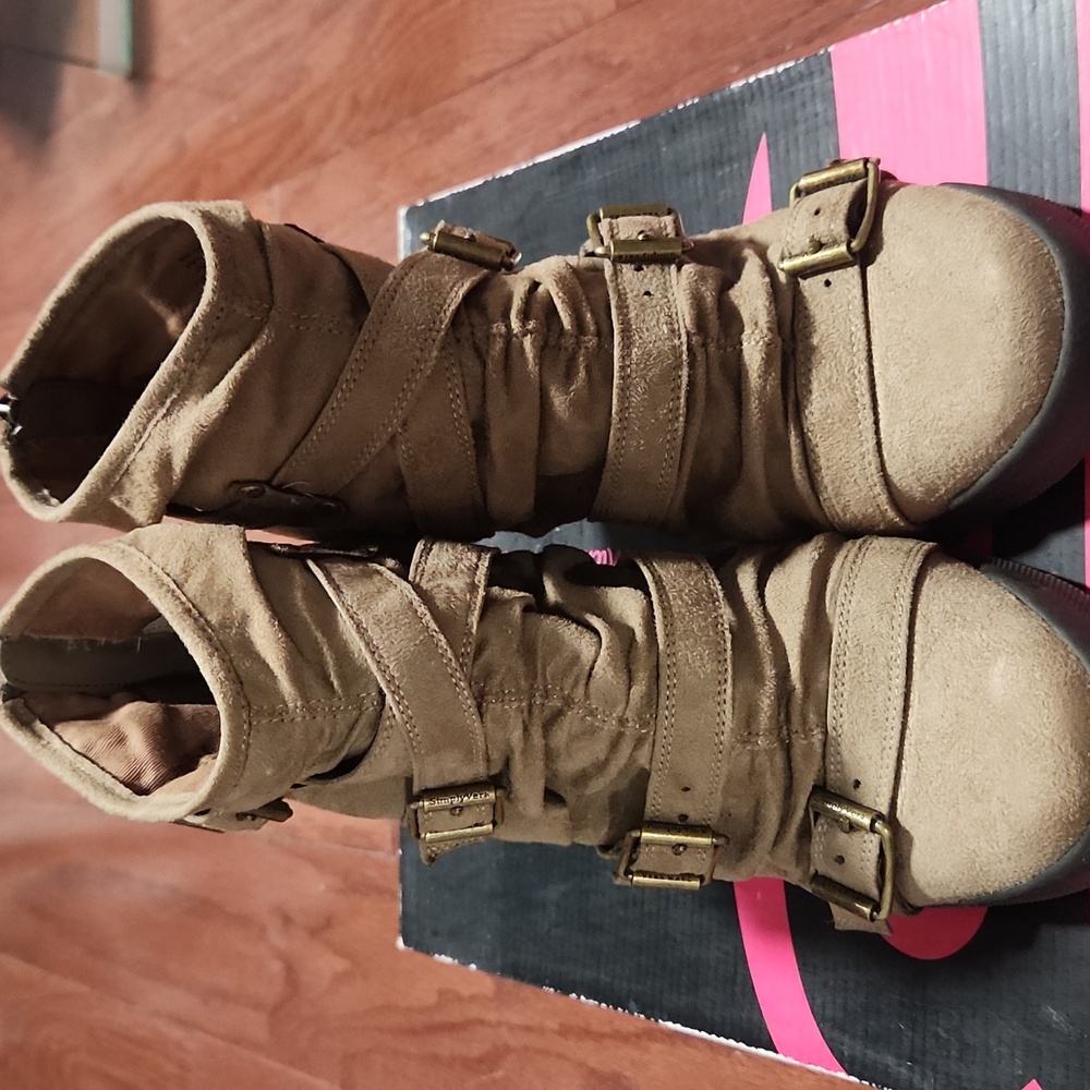 Beige boots